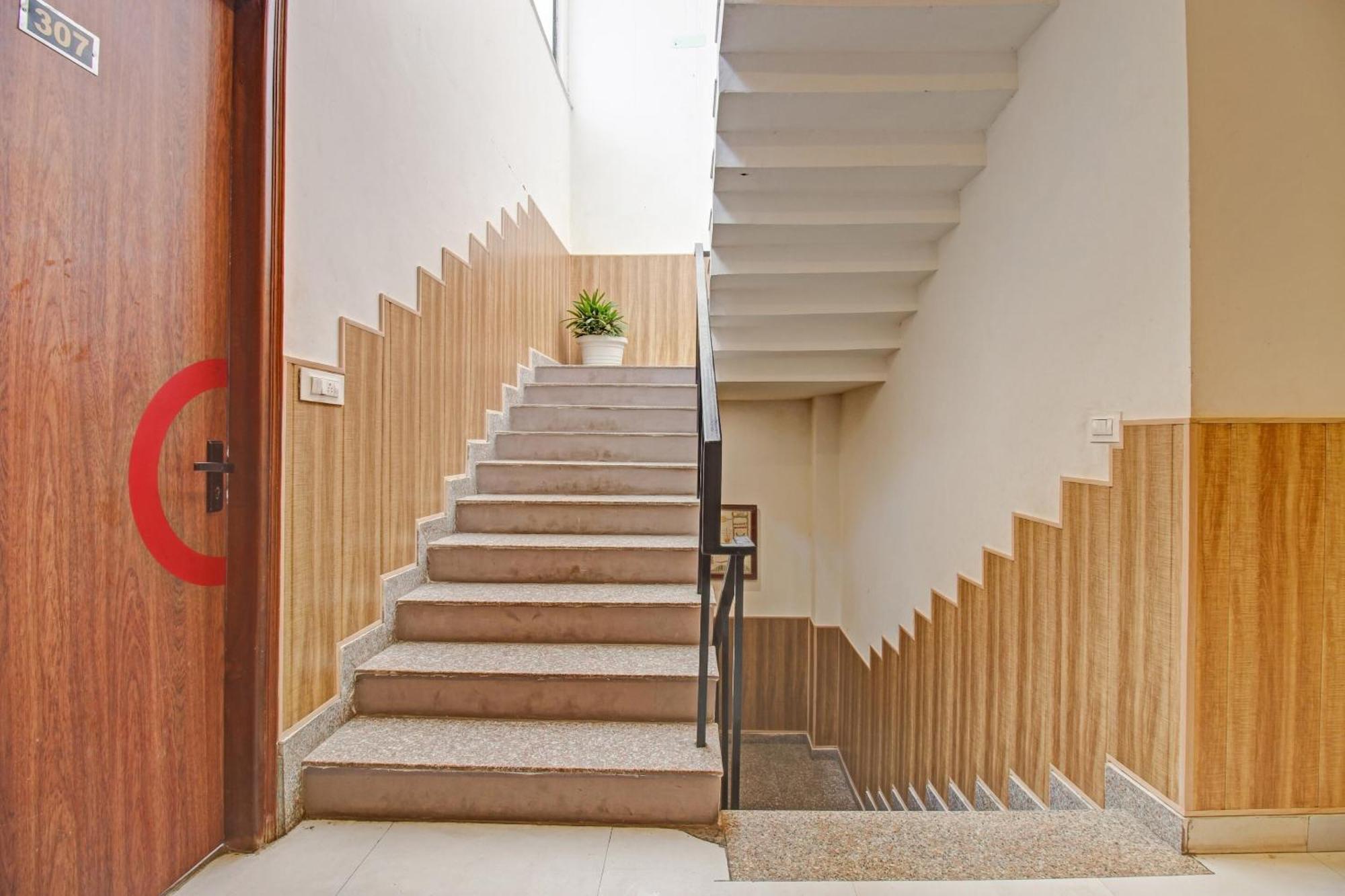 Super Townhouse Kachnar House Vikas Nagar Hotel Hasanganj Luaran gambar
